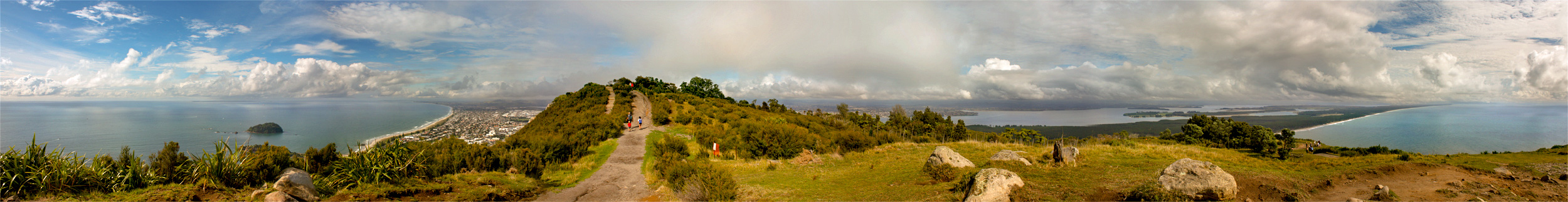 Panoramic view from the top of Mauao